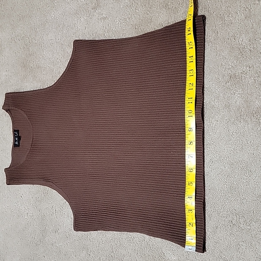 High Neck Ribbed Tank Top - Picture 6 of 7